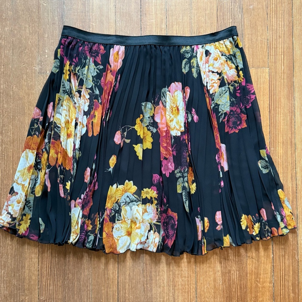 Worthington Moody Romantic Floral Micro-Pleated Mini Skirt (L)